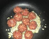 Foto del paso 4 de la receta: Albóndigas de carne en salsa de tomate 🍅🥦 papas rústicas y arroz con brócoli🍲
