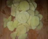 Rakott krumpli kolbásszal és rizzsel recept fázis 1 fotója