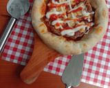 Foto langkah ke 7 dari resep Pizza Daging & Sosis.
