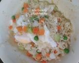 Foto langkah ke 3 dari resep Mie Goreng Mudah&Cepat (no uleg, no tumis, no bumbu mie instant).