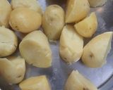 A picture of step 1 of Aaloo ka parantha.
