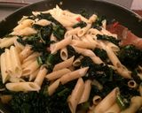 A picture of step 7 of Kale, walnut and anchovy pasta.