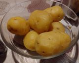Une image de l'étape 1 de Gratin de pommes de terre aux herbes de Provence.