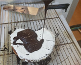 Foto del paso 4 de la receta: Palmera rellena de nata y bañada en fondant😋👍