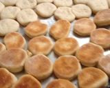 Foto del paso 7 de la receta: Bizcochitos de grasa salados
