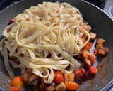 Foto del paso 3 de la receta: Pasta con berenjena, tomates y mozzarella fresca