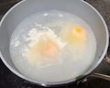 Foto langkah ke 2 dari resep Telur apung.