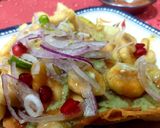 A picture of step 5 of Samosa chat.