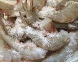 Foto langkah ke 1 dari resep Udang Goreng Bawang Putih.
