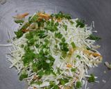 A picture of step 4 of Chinese bhel.