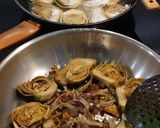 Foto del paso 5 de la receta: Alcachofas Fritas en Salsa de Lager y Cúrcuma