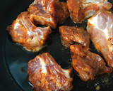 Foto del paso 1 de la receta: Arroz de costillas en adobo con pimentón ahumado