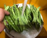 Foto del paso 1 de la receta: Judías verdes con patatas, aderezo VIDALIM y medallones de merluza a la plancha