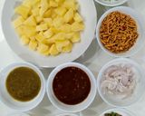 A picture of step 1 of Aloo Nimko Mix Plate.