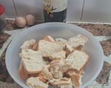 Foto del paso 2 de la receta: Budín de pan y ciruelas pasas decorado con dulce de leche