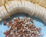 Foto del paso 5 de la receta: Bizcocho marmoleado con plátano y pecanas! 🍌🍫