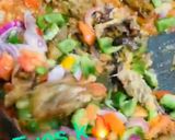 A picture of step 2 of Yam n spinach sauce with smoked chicken and fish.