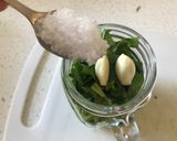 Foto del paso 3 de la receta: Pesto de rúcula con almendras