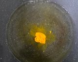 Foto langkah ke 2 dari resep Wedang Kunyit Jeniper.