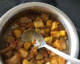A picture of step 2 of Raw papaya sabji.