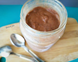 Foto del paso 7 de la receta: Mousse helada de chocolate con almendras y pepitas de chocolate blanco