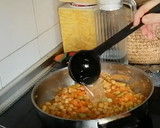 Foto del paso 9 de la receta: Choco en salsa con garbanzos