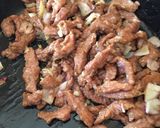 A picture of step 2 of Shredded beef sauce.