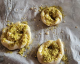 Foto del paso 2 de la receta: Caracolitas de hojaldre y pistacho