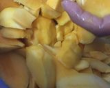 A picture of step 1 of Mango Milkshake.