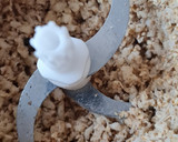 Foto del paso 1 de la receta: Galletas de manzana y nueces sin azúcares agregados ni edulcorantes 🍎