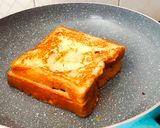 Foto langkah ke 3 dari resep French Toast.