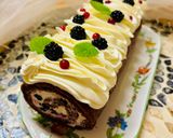 A picture of step 7 of Blackberry roll with cottage cheese cream.