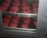 Foto langkah ke 3 dari resep Dragon fruit cookies.