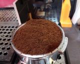 รูปขั้นตอนการทำที่ 2 ของ พื้นฐานการชงกาแฟสด (เอสเพรสโซ่)