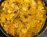 Foto del paso 7 de la receta: Paella de pollo con chorizo a mi estilo 😋