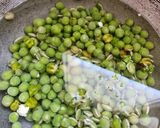 A picture of step 1 of Bhogi chi bhaji.