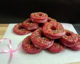 A picture of step 4 of Beetroot doughnuts.