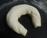 A picture of step 4 of Spinach bread.