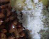 A picture of step 1 of Leftover rajma chawal taco 🌮.