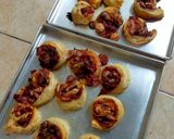 Foto langkah ke 5 dari resep Pizza Pastry Roll.