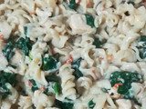 Fideos con crema de leche y espinaca