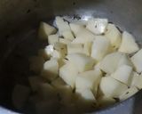 A picture of step 2 of Aalu ki sabji.
