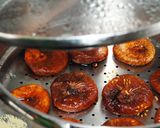 Une image de l'étape 2 de Figues marinées dans de l’huile d’olive.