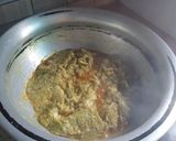 চিংড়ি দিয়ে কচু ডাঁটা ভুনা রেসিপির ধাপ 2 ছবি