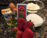 Foto del paso 2 de la receta Bizcocho húmedo de fresas naturales