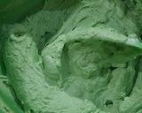 Foto langkah ke 5 dari resep Pandan Sukade Buttercake.