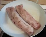 Baconba tekert szűzpecsenye hagyma- és krumpliágyon recept fázis 3 fotója