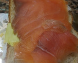 Foto del paso 5 de la receta: Sándwich de salmón y huevo