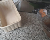 Foto del paso 4 de la receta: Bizcocho de chocolate al microondas con queso y fruta