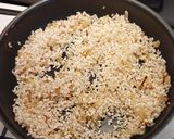 Une image de l'étape 5 de Risotto aux champignons.